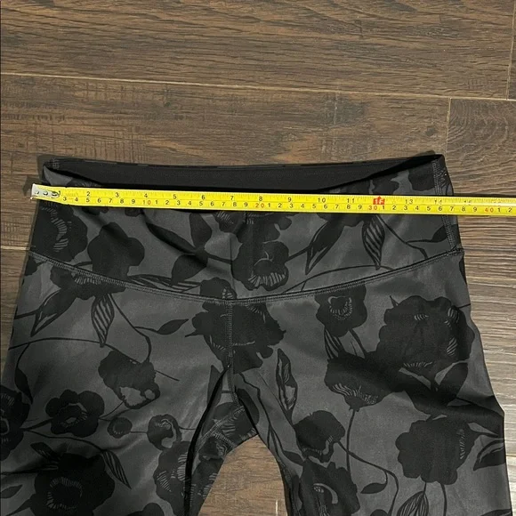 lululemon athletica Black Floral Print Leggings - Picture 8 of 10